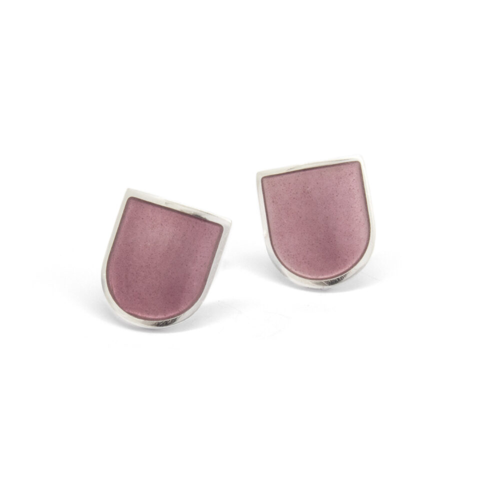 Melanie Hamlet, Kokkino: Moda Shield Petal Enamel Earrings, tomfoolery