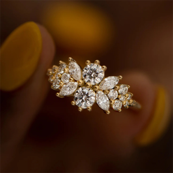 Jewelry Empire Round Unique Diamond Rings, Weight: 2.30 Gm, Size: 7 Inch at  Rs 21000 in Surat