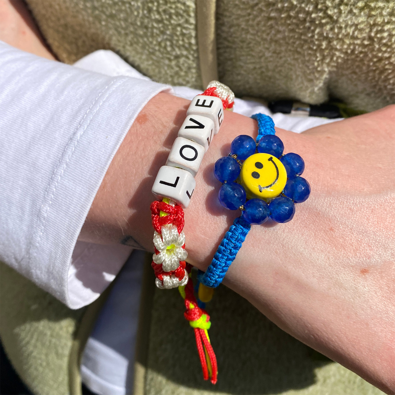 BLUE HAPPY FLOWER DRAWSTRING BRACELET Venessa Arizaga